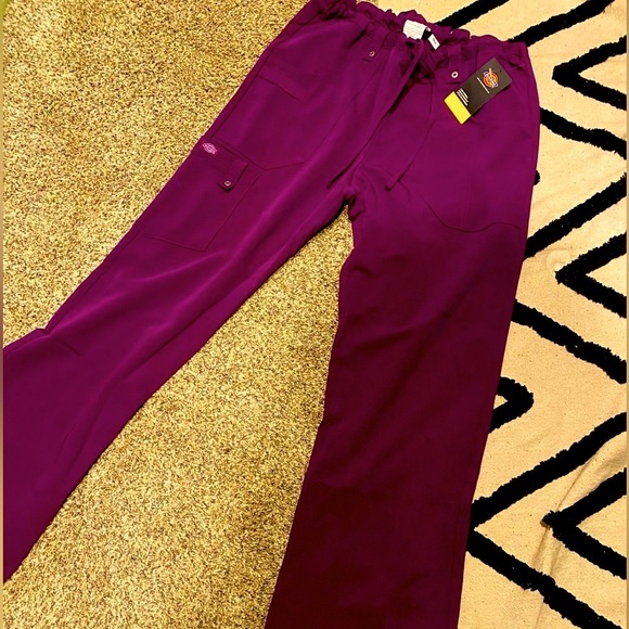 NWT Dickies Scrub top and bottoms, Size Small/Tall - Picture 3 of 12